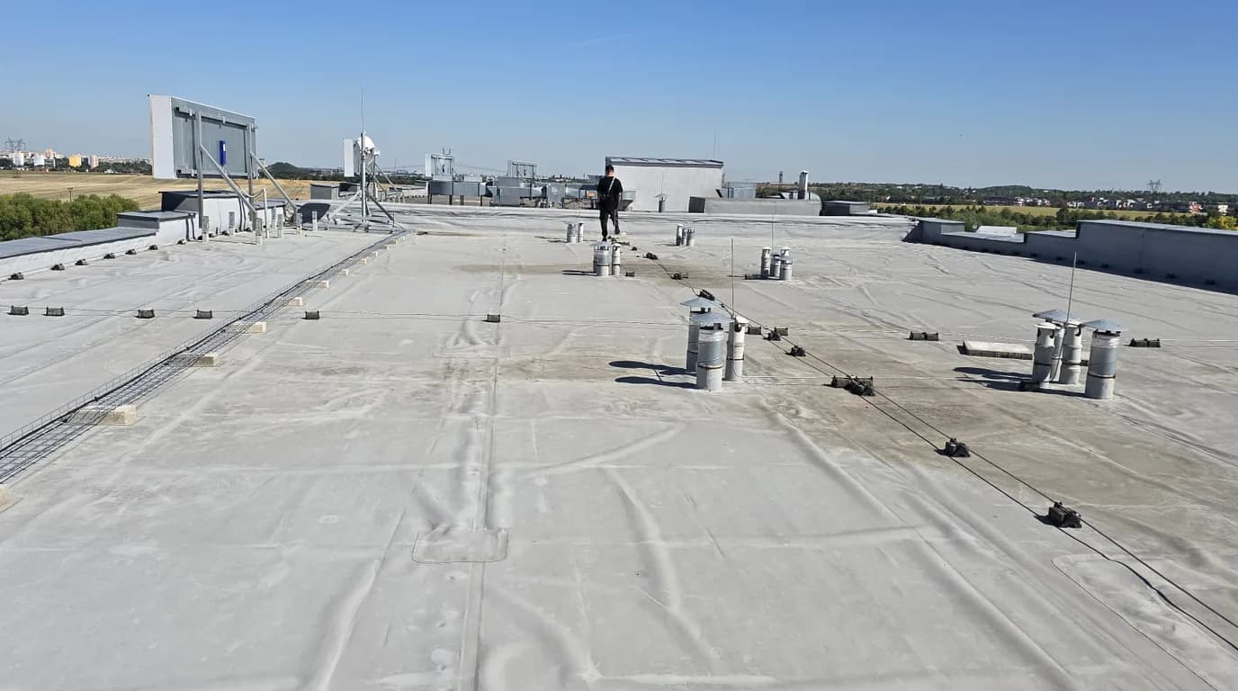 PVC folie před aplikací silikonové hydroizolace